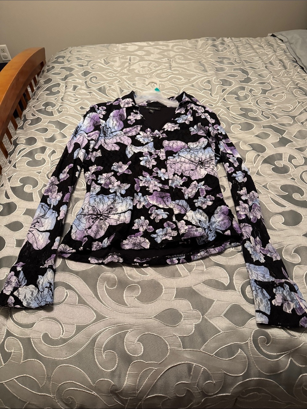 INC International Concepts Black Floral V-Neck Long Sleeve Top